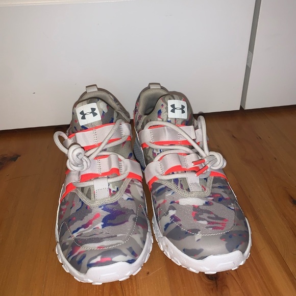 Men’s under armour micro G tennis shoe. NWOT - Picture 2 of 6